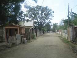 Lindsay de Feliz, Barrio Living In The Middle Of Nowhere