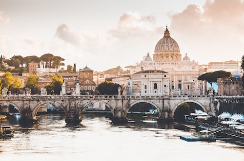 How To Find A Job In Italy