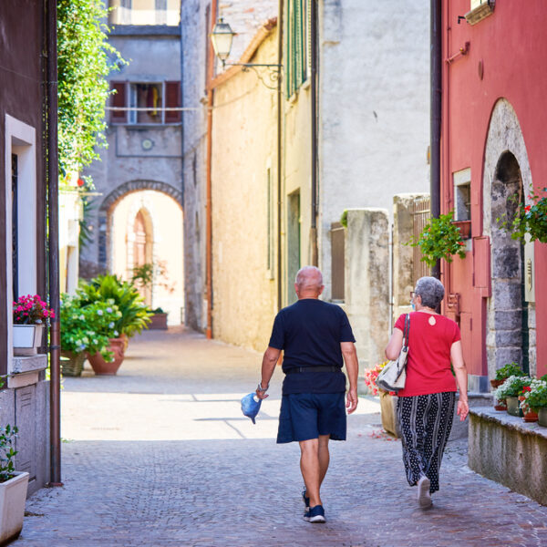 Retiring To Italy: A Guide For US And UK Expats